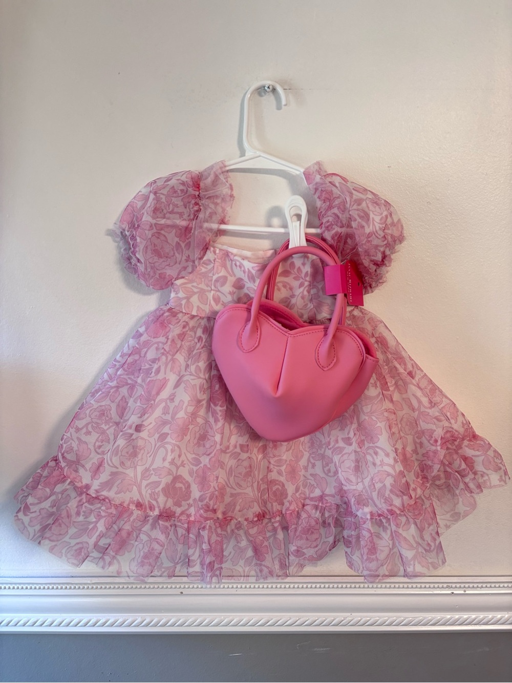 Isaac Mizrahi Pink Floral Puff-Sleeve Dress with Heart-Shaped Kids Handbag